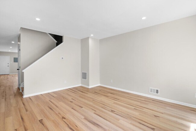 Foto del edificio - 2532 E Fayette St