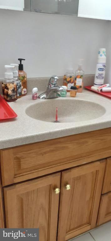 Building Photo - 604 S Washington Square