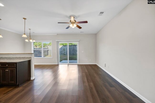 Foto del edificio - 493 Dawsons Park Wy