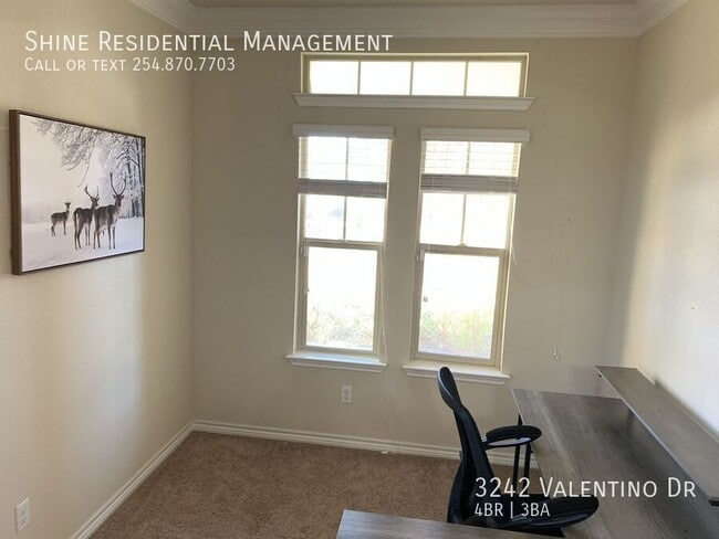 Foto del edificio - 3242 Valentino Dr