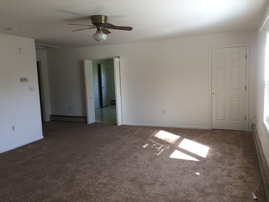Foto principal - 6430 Dogwood Rd