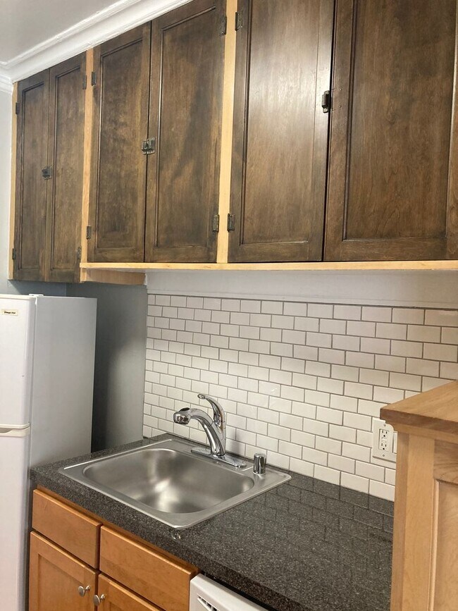 Foto del edificio - Edgewater Studio with Heat and Cooking Gas...