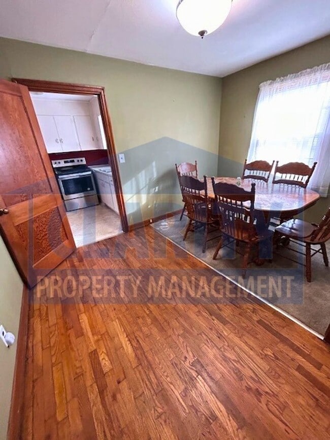 Foto del edificio - Two bedroom home! Great location!