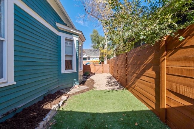 Building Photo - 1120 W Colorado Ave