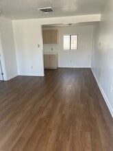 Building Photo - 305 Wisconsin St NE