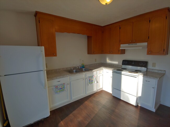 Kitchen - 622 Matthews Rd
