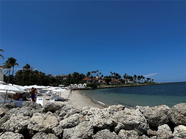 Building Photo - 6800 Fisher Island Dr