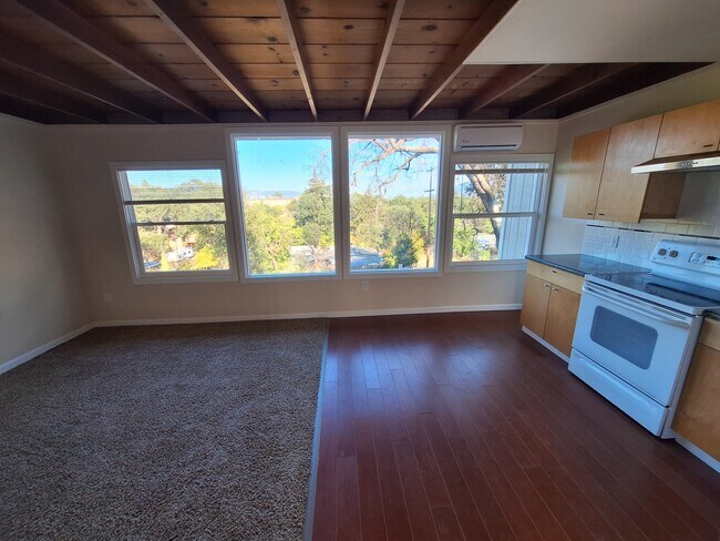 Foto del edificio - 140 N Lakeview St