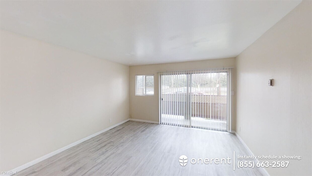 Foto principal - 22555 Linden St