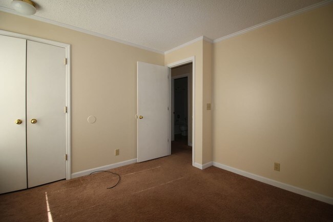 Building Photo - 5 Potomac Ct