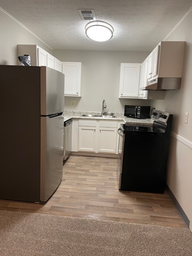 Kitchen - New Appliances - 25 Oakhurst Dr