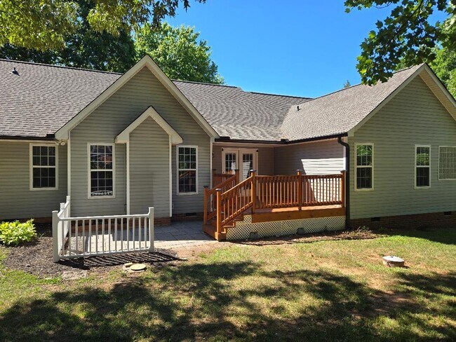 Building Photo - 108 Woodstork Cove Rd