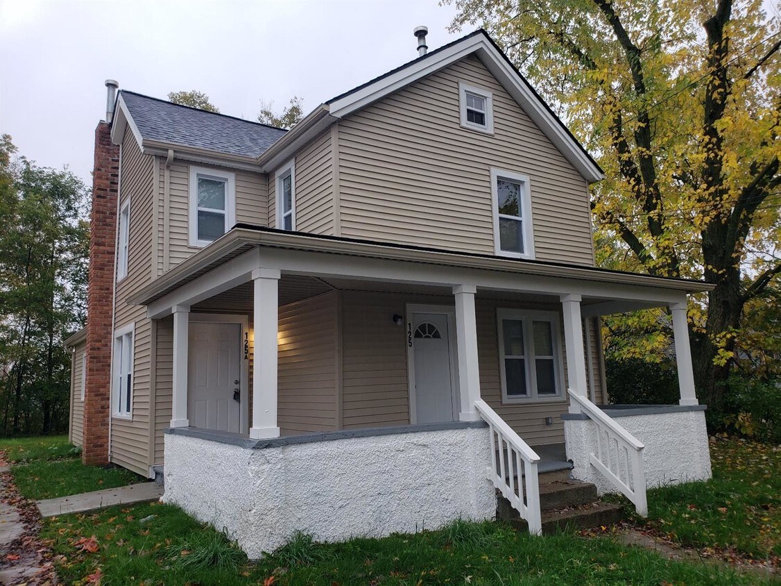 Primary Photo - 125 Bell St