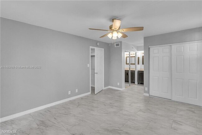 Foto del edificio - 2 br, 2 bath House - 921 Lyons Rd Apt 3102