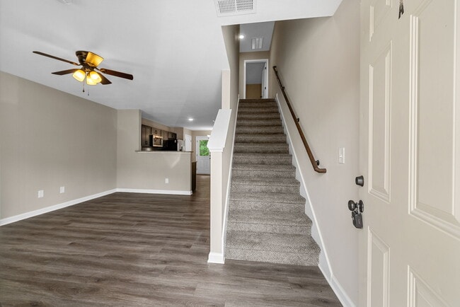 Building Photo - 431 Glenstone Springs Dr