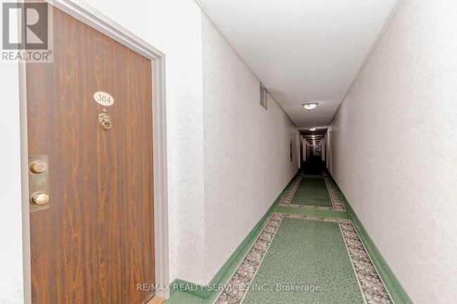 Building Photo - 18 Knightsbridge Rd