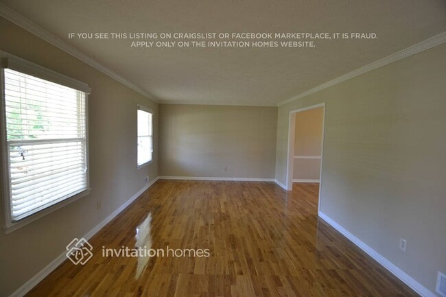 Building Photo - 3945 Thornhill Dr SW