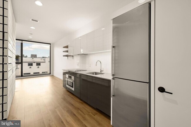 Foto del edificio - 57 N Street NW Unit 331