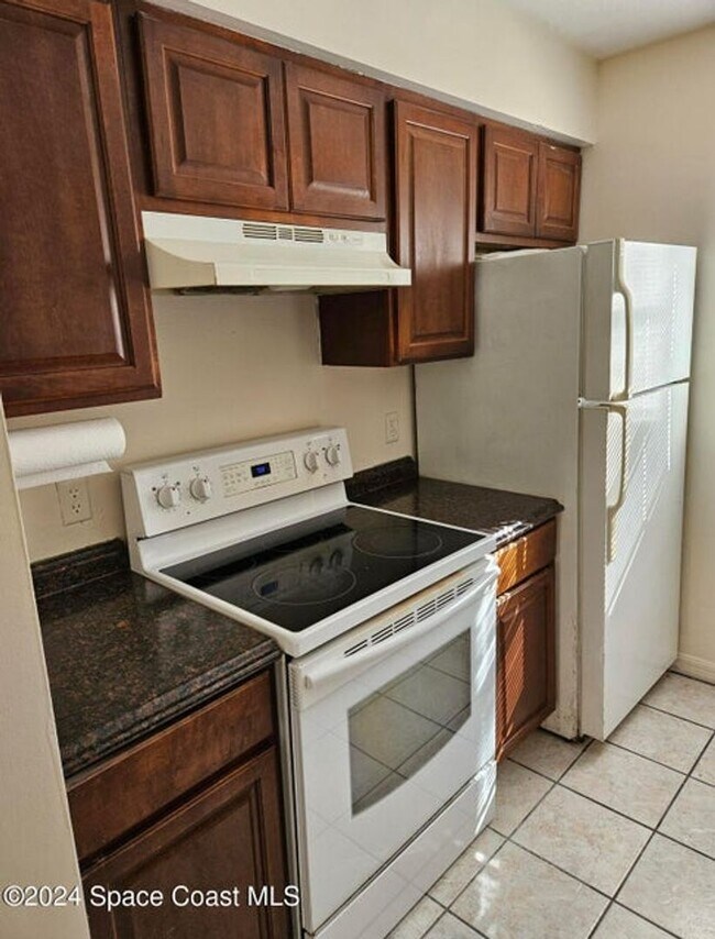 Building Photo - 2380 Fox Hollow Dr
