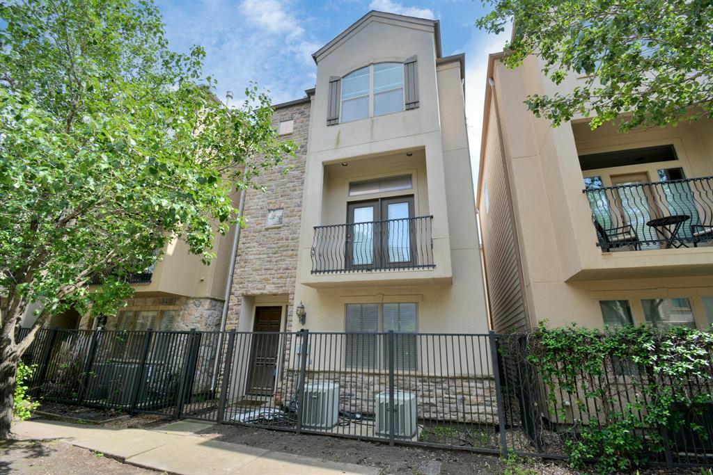 5815 Lacy St, Houston, TX 77007 Condo for Rent in Houston, TX