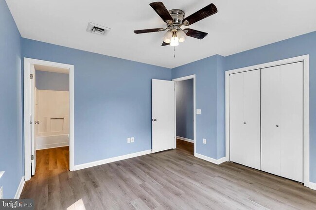 Building Photo - 107 Walden Dr