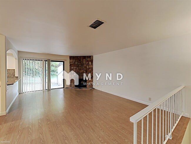 Building Photo - 3 br, 2 bath Townhome - 7856 Hampton Ln