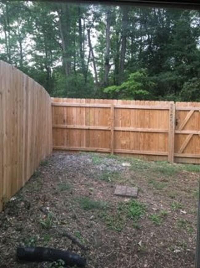 Building Photo - Perfect townhome for rent!