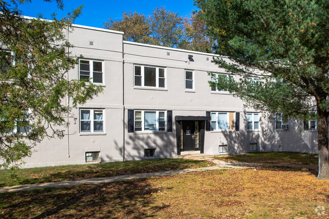 Foto del edificio - Westwood Court Apartments