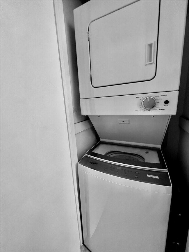 Foto del edificio - 2750 Holly Hall St