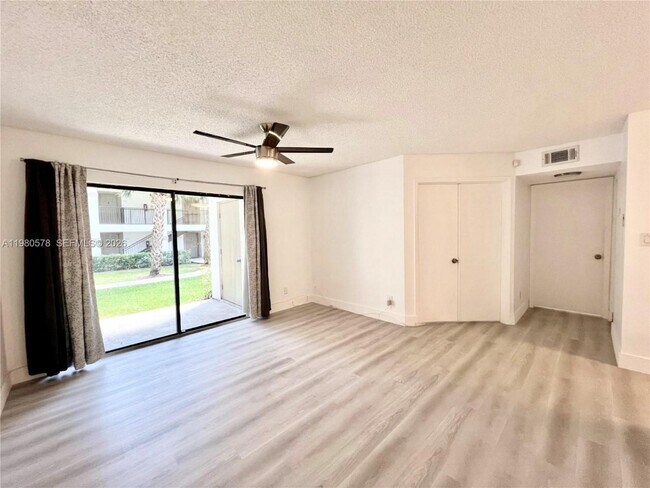 Foto del edificio - 640 S Park Rd