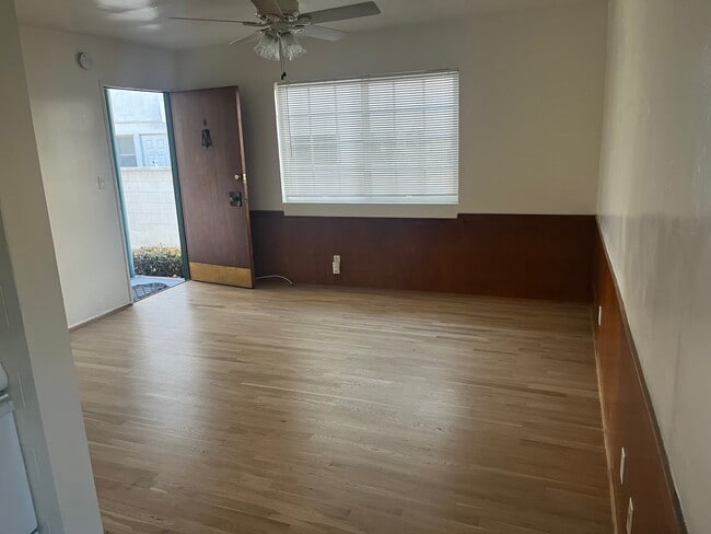 Building Photo - 143 N Hamilton Dr