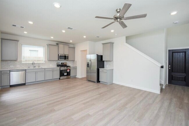 Foto del edificio - 17231 Walden Lk Ln