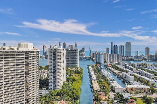 Foto del edificio - 2000 Island Blvd