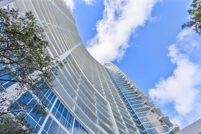 Foto del edificio - 2020 N Bayshore Dr