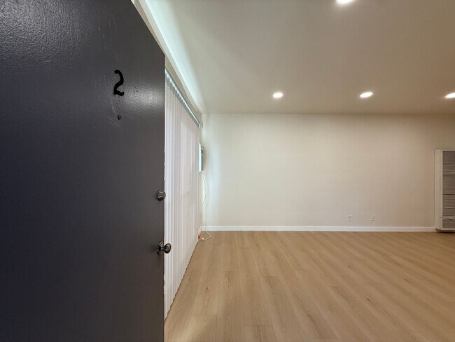 Building Photo - 7339 Woodman Ave