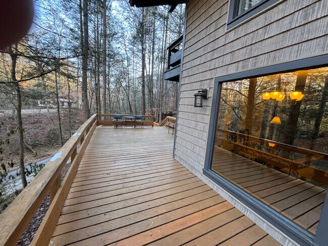 Foto del edificio - 247 Bruce Rd