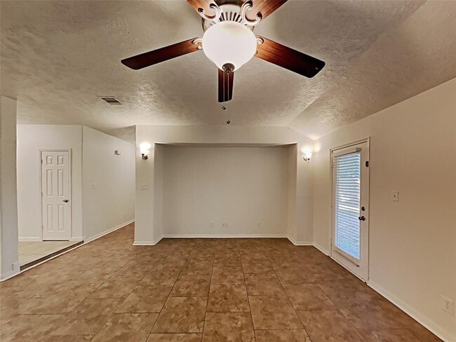 Building Photo - 13307 Montaigne Dr