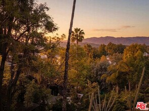 Building Photo - 4735 Nob Hill Dr