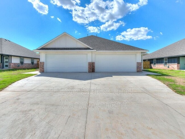 Building Photo - 10603 Lawson Ln