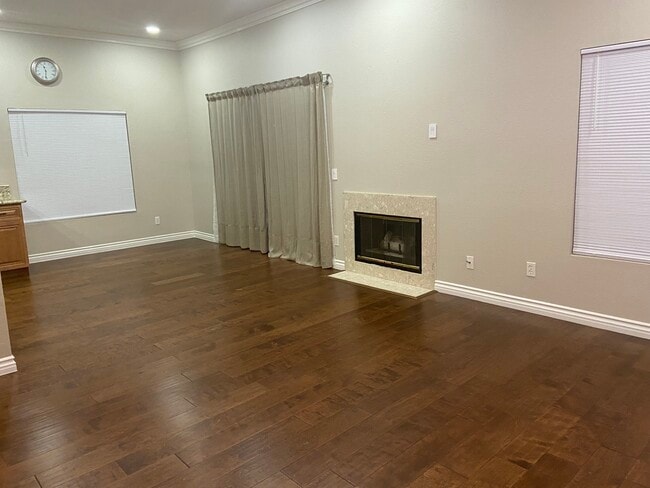 Building Photo - 4639 Executive Dr