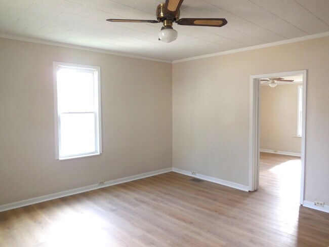 Foto del edificio - Two Bedroom Totally Rehabbed Home in Downt...