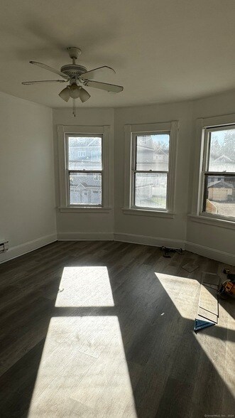 Foto del edificio - 178 Brentwood Ave