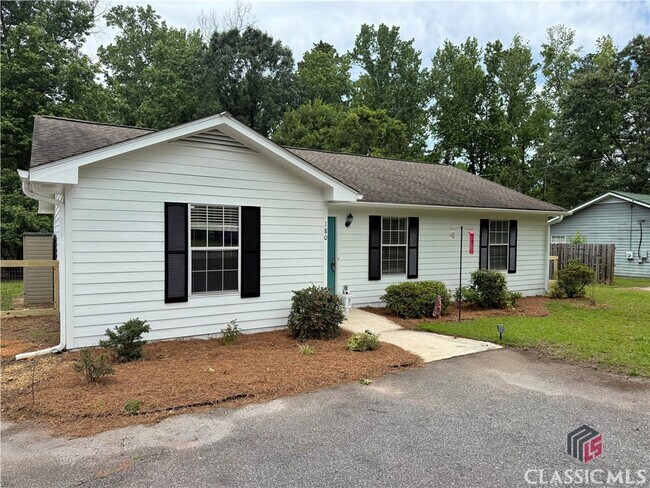Building Photo - 180 Oak Dr