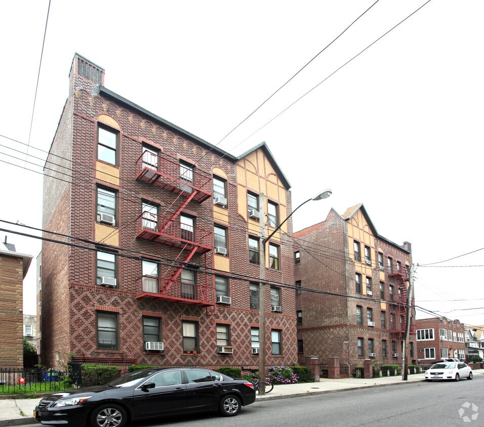Foto del edificio - 1860 E 12th St