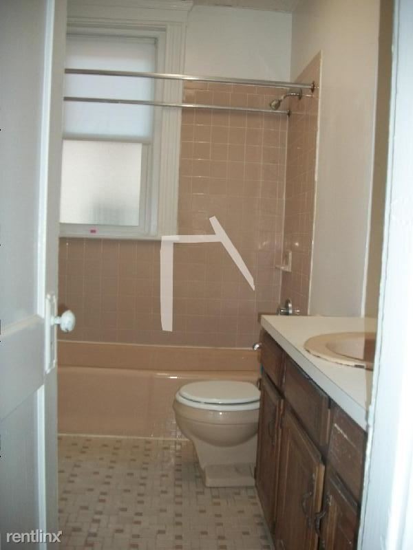 Building Photo - 120 Warren St