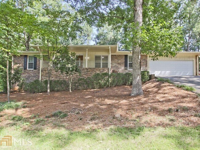 Foto del edificio - 5213 Tall Oak Dr