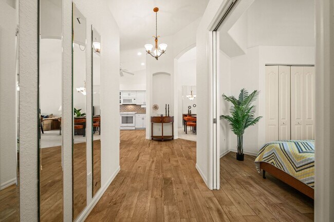 Building Photo - 8167 Ibis Cove Cir