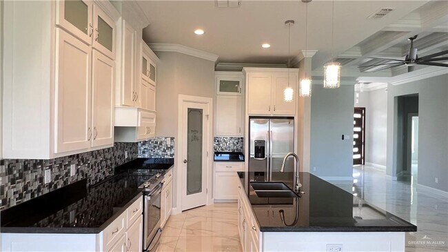 Building Photo - 12 Imperial Oak Dr