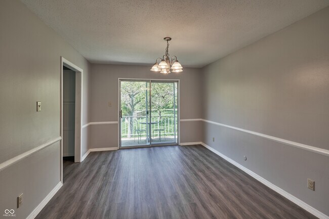 Foto del edificio - 922 Hoover Village Dr