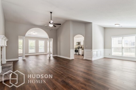 Building Photo - SELF TOUR NOW! - 1530 Dillard Heights Dr, ...